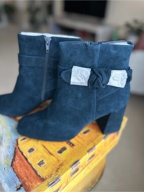Bella Vita Navy Suede Bow Accent Ankle Booties